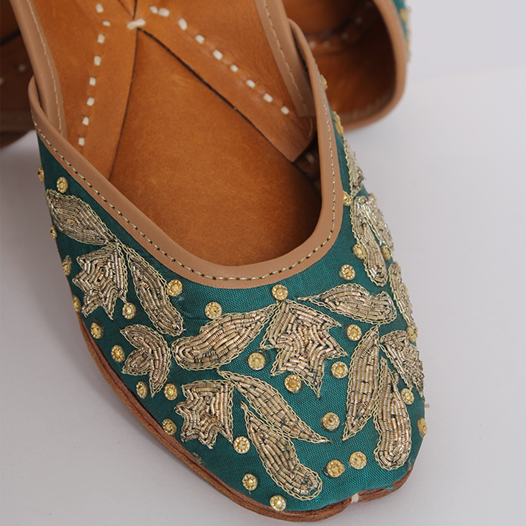 Turquoise dabka jutti