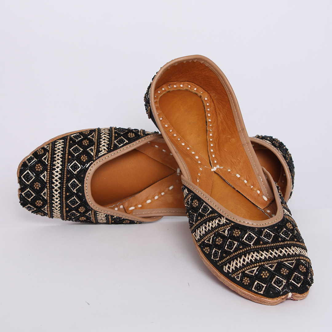 Black bead Moti Jutti