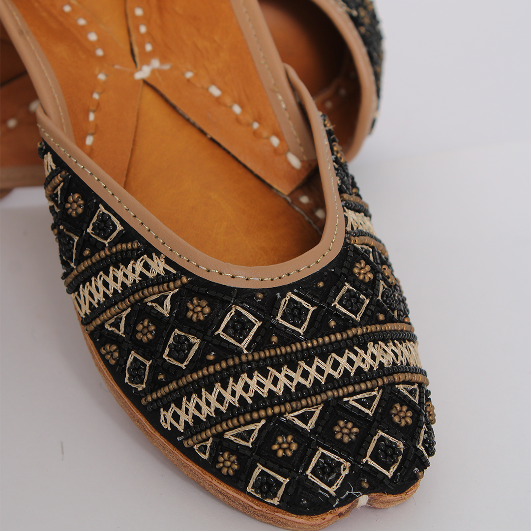 Black bead Moti Jutti